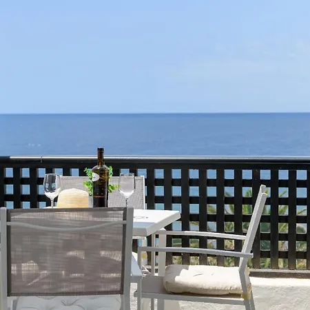 In Mit Privatem Balkon Und Meerblick * Costa Teguise